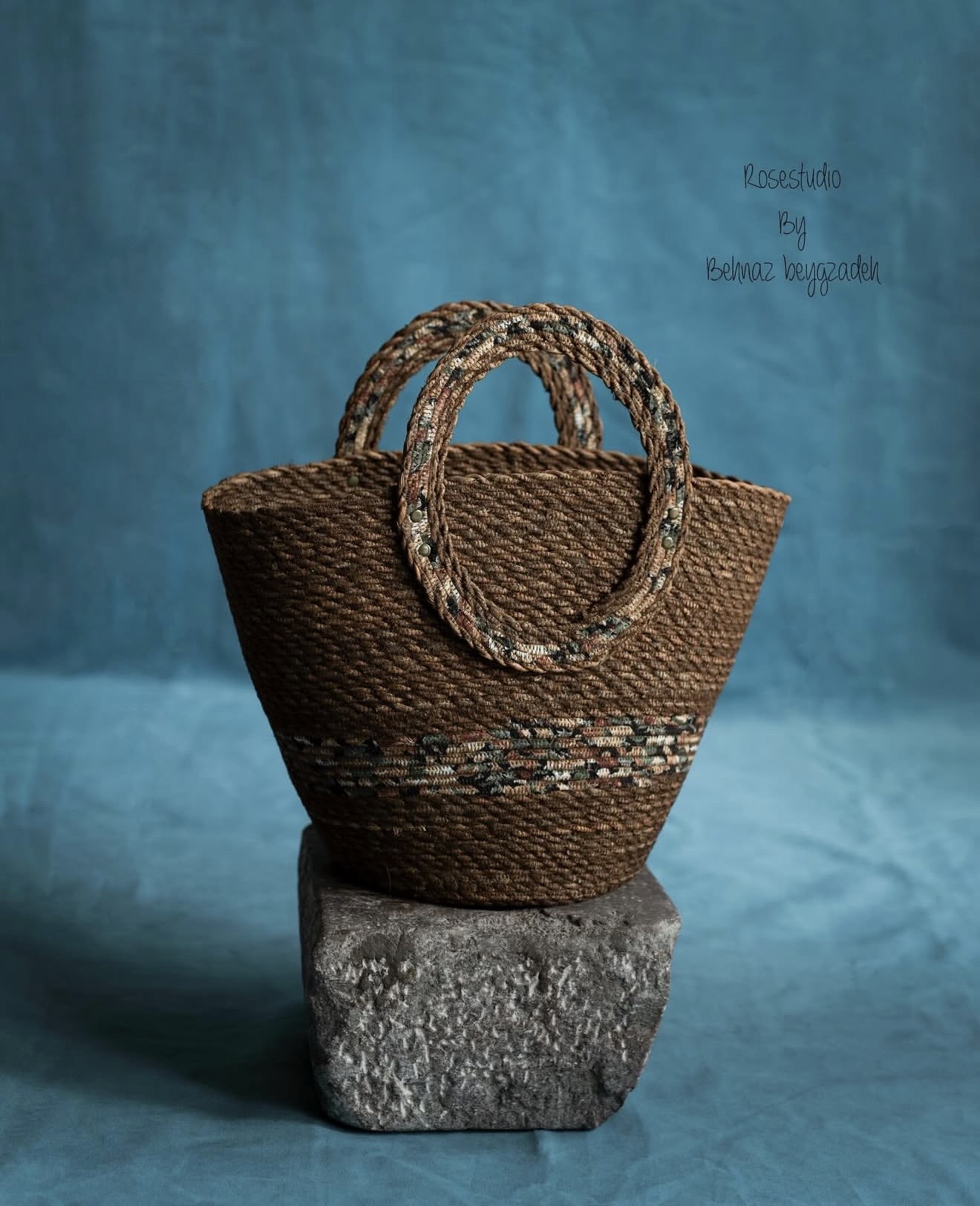 کیف حصیری دستبافت قطر کفی ۲۰ ارتفاع ۳۰